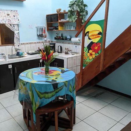 Guesthouse Casa Lapa2 알라후엘라 외부 사진