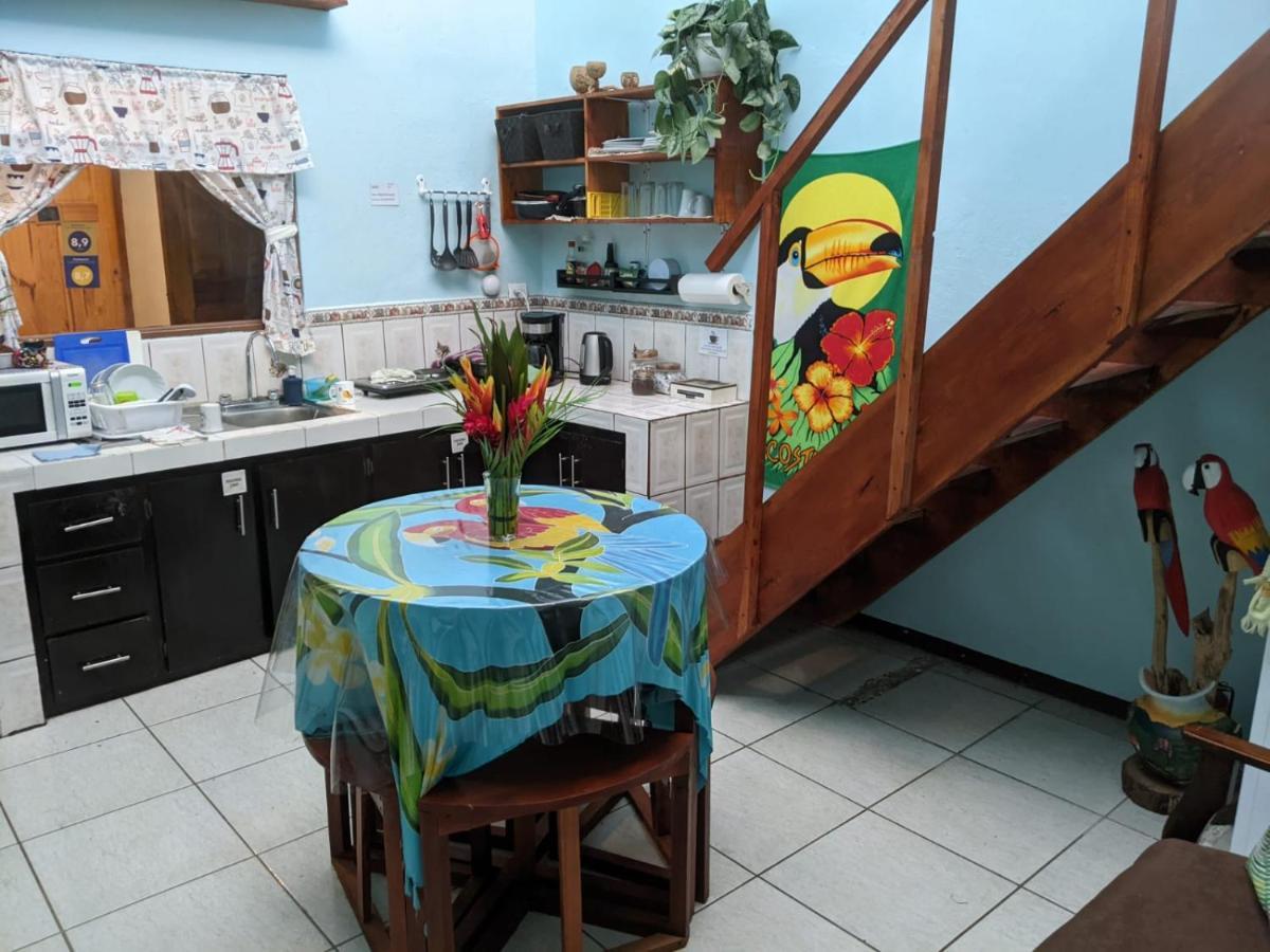 Guesthouse Casa Lapa2 알라후엘라 외부 사진