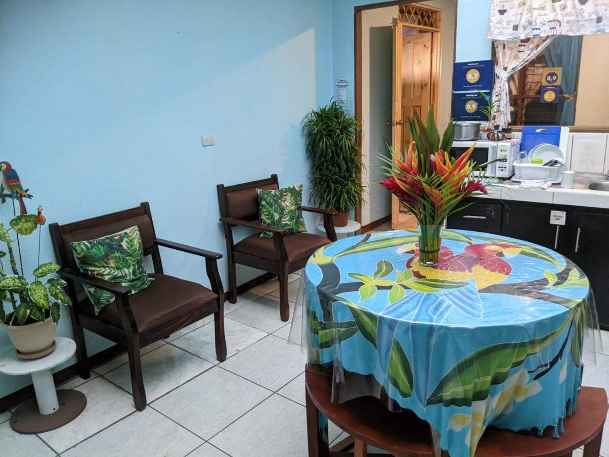 Guesthouse Casa Lapa2 알라후엘라 외부 사진