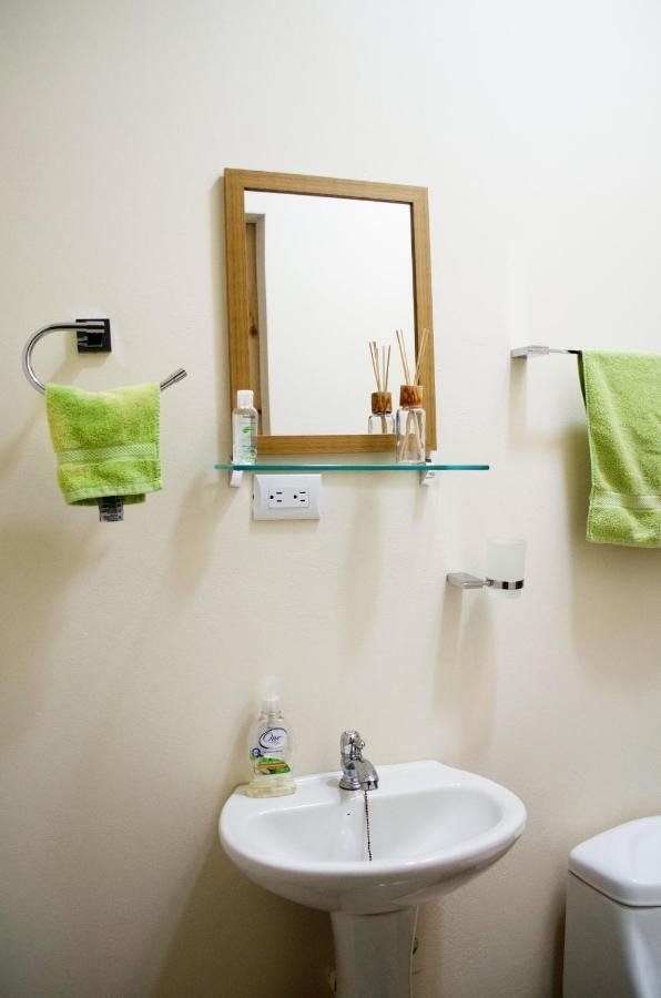 Guesthouse Casa Lapa2 알라후엘라 외부 사진